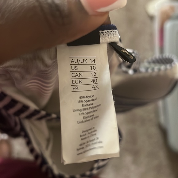 ONE PIECE BLUE AND WHITE SWIM SUIT - Picture 4 of 4